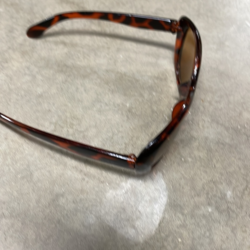 Sunglasses - Picture 5 of 5